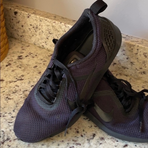 Preowned Nike Navy Blue size 10 sneaker - Picture 2 of 8